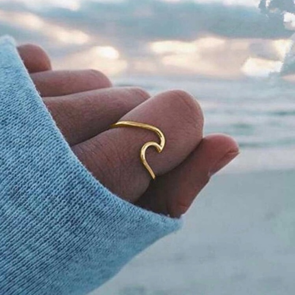 Minimalist Golden Wave Ring